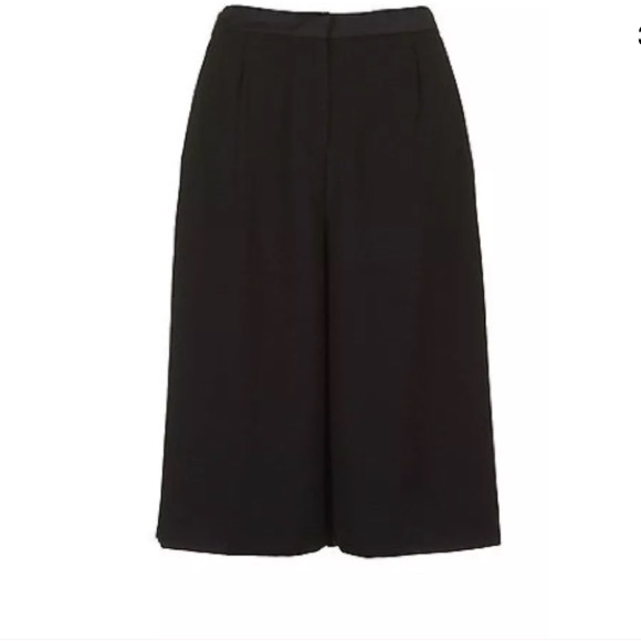 Topshop Pants - NWT TOPSHOP Black Cropped Wide Leg Culottes